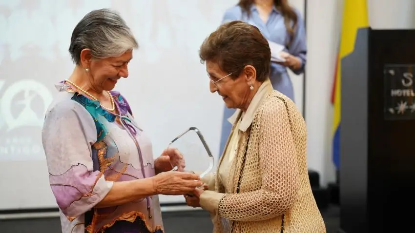 Conmemoración 30 años Instituto Neumológico del Oriente - Reconocimientos
